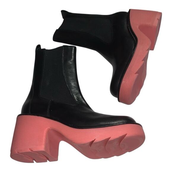 Marc Fisher- BLACK CHUNKY FREDY LUG SOLE BOOTIE- pink bottoms- Size 7 M - Picture 13 of 13